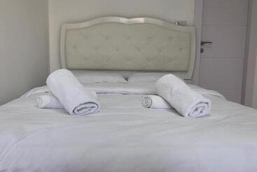 Pensão Sea Line Hotel From R&a Group