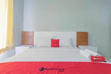 ペンション Reddoorz Resort Syariah Near D Castello Ciater Subang