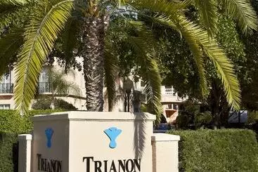 هتل The Capri Inn