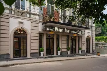 هتل آپارتمان Wine Inn Borjomi Apart