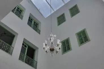 ペンション Dar El Kif  La Marsa