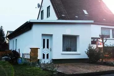 Turistihuoneistot Seaside Bungalow In Insel Poel With Terrace