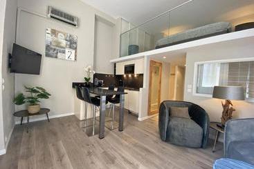 Turista apartmanok Apartment In Villa With Pool And Beach Access