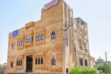 Hotel Thakur Ji Palace