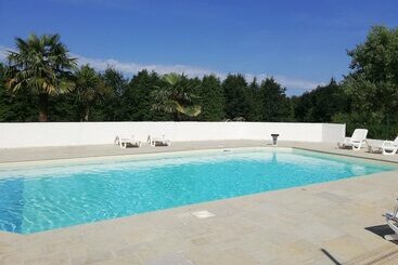 فندق Domaine De Trochérou