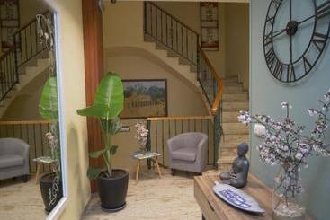 پانسیون Hostal Durá