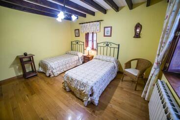 펜션 Pensión Onis