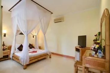 Отель Aneka Lovina Villas & Spa