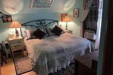 Downtown B&b With Jacuzzi