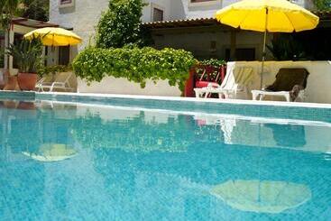 هتل Casa Do Rio / Tavira Inn   Adults Only