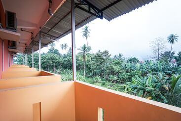 Отель Oyo 2486 Bahana Guest House