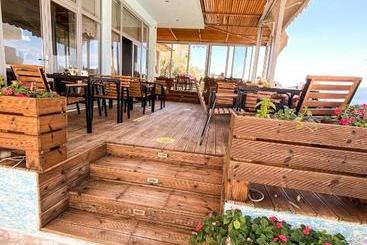 پانسیون Abedini