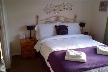 בית מלון כפרי Grove House