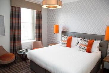 酒店 Inn On The Square