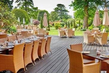 בית מלון כפרי Stoke Park Country Club Spa And