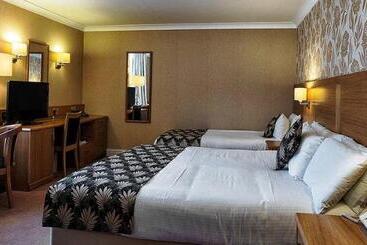 Отель Weetwood Hall Estate