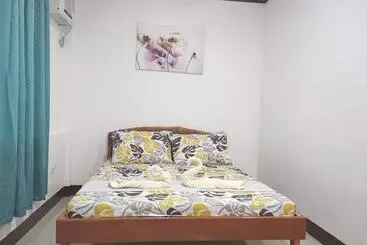Pensione Cayabyabs Apartment