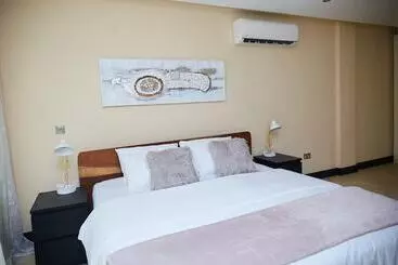 Pensión Regal Spaces At Imperial Grove