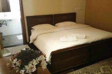 Pensió Yoho Siyara Homestay