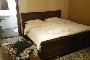 Pension Yoho Siyara Homestay