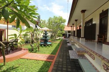 호텔 Frangipani Homestay