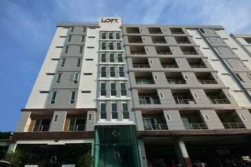 هتل Loft Salaya