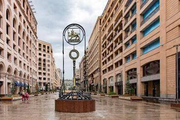 هتل Holiday Inn Yerevan   Republic Square, An Ihg