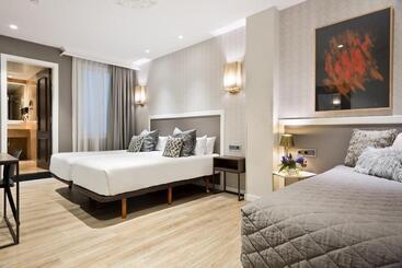 هتل Acta Splendid