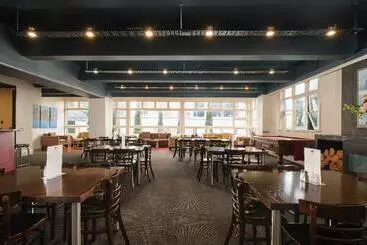 Hotel Kiwi International