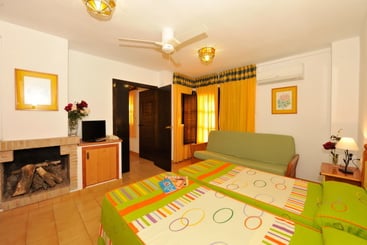 نزل Turismo Tropical