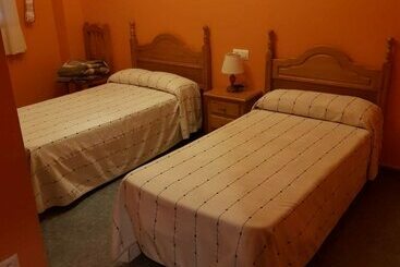 פנסיון Pensión Carmona