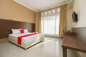 پانسیون Reddoorz @ Hotel Putri Gading Bengkulu