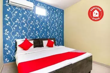 Hotel Oyo 71348 R C Guest House