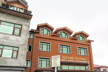Hotel Oyo 71508  Grand Sitara