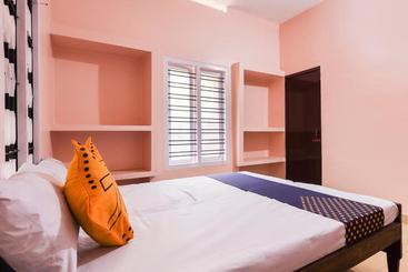 Vaccinated Staff Spot On 68111 Jeena Motels