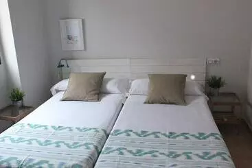 مسافرخانه La Banda Suites