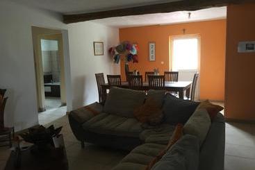 تختخواب و صبحانه Au Coeur De La Cascade Biberon