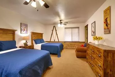 Bed and Breakfast Hideout At The Rim