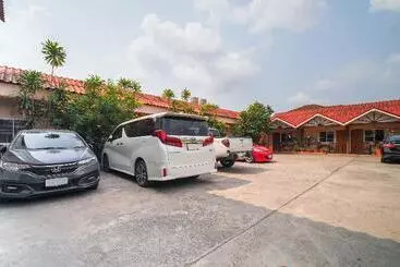 ホテル Oyo 654 Samanmit Inn