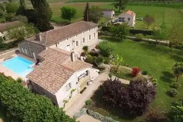 Domaine Des Deux Rivières   B&b