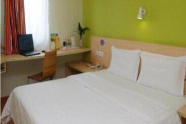 Hotel 7 Days Inn Luoyang Wangcheng Park Metro Station