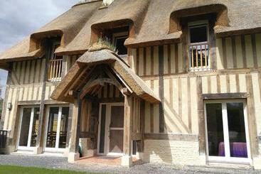 Пансион Auberge Du Vieux Tour Le Manoir