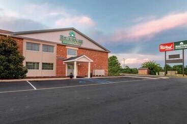 Hotel Hometowne Studios By Red Roof Wilmington New Castle