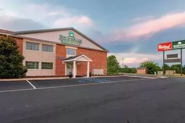 ホテル Hometowne Studios By Red Roof Wilmington   New Castle