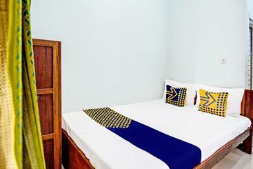 هتل Oyo 3492 Mandala Residence