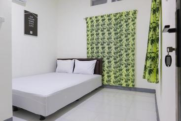 Hotel Oyo Life 3021 Kost Setia
