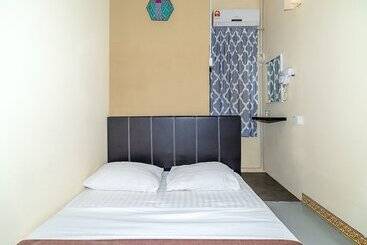 בית מלון כפרי Spot On 90042 One Plaza Eco