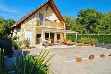 Pensjonat Doni Prémium Apartmanház