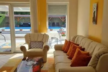 Pension Doni Prémium Apartmanház