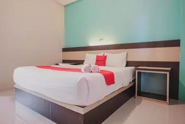 پانسیون Reddoorz Syariah At Hotel Grand Mentari